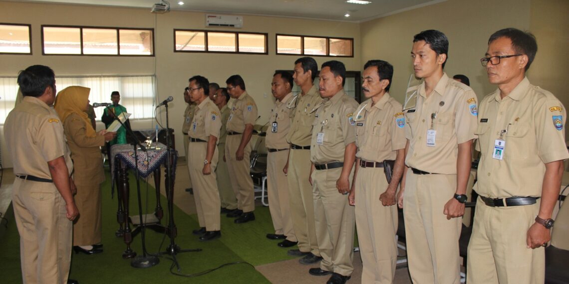 Prosesi Pelantikan Pejabat DPU dan Dinas Perkimtaru