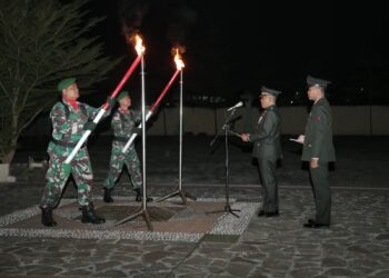 Pemerintah Kabupaten Tegal gelar Apel Kehormatan dan Renungan Suci di Taman Makam Pahlawan (TMP) Purakusuma Persada, Sabtu (17/08/2024) dini hari.